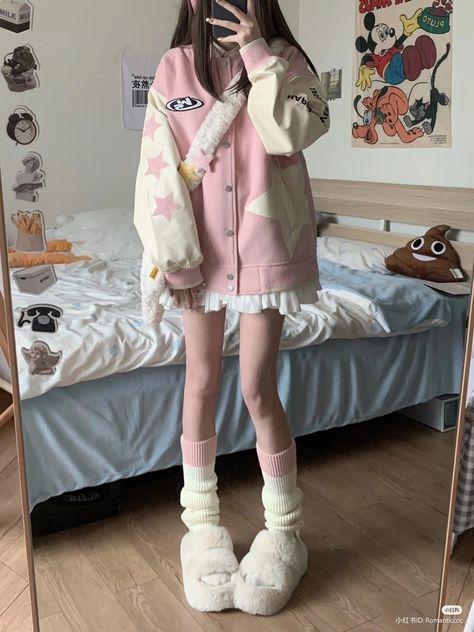 Kawaii Fall Outfits, Kawaii Girl Outfits, Kawaii Clothes Outfits, Pink Aesthetic Outfits, Pink Varsity Jacket, Light Pink Aesthetic, Kawaii Jacket, Pink Outfits Aesthetic, Cute Kawaii Outfits