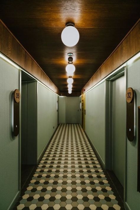 Hotel Corridor, Hotel Hallway, Corridor Design, Corridor Lighting, Hotel Room Design, Vintage Hotels, Lobby Interior, Hotel Interior Design, Hotel Interiors