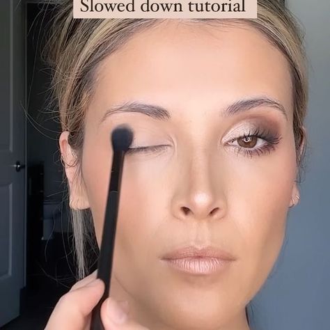 Natural Eyeshadow Looks For Brown Eyes, Eye Shadow For Brown Eyes, Blonde Brown Eyes, Natural Eyeshadow Looks, Purple Eyeshadow Looks, Blue Smokey Eye, Best Eyeshadow Palette, Gold Eye Makeup, Simple Eyeshadow