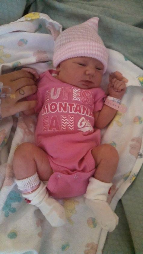 Today's #FutureGriz is Hunter Louis Frost from Terry, MT. This picture was taken when she was 12 hours old.   Her family attends many games from across the state!    Thank you Jamy Frost for the photo. Baby Hospital Pictures, Twin Baby Boys, Baby Boy Bedroom, Baby Pictures Newborn, Baby Tumblr, Baby Boy Pictures, Reborn Baby Girl, Reborn Baby Dolls