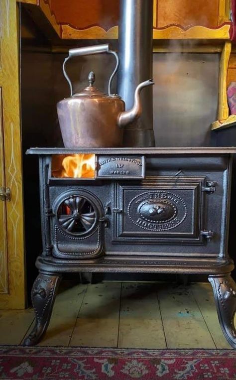 Chambers Stove, Antique Cast Iron Stove, Victorian Tiny House, Antique Wood Stove, Shed Tiny Home, Woodburning Stove, Cubby Hole, Cast Iron Stove, Live Art