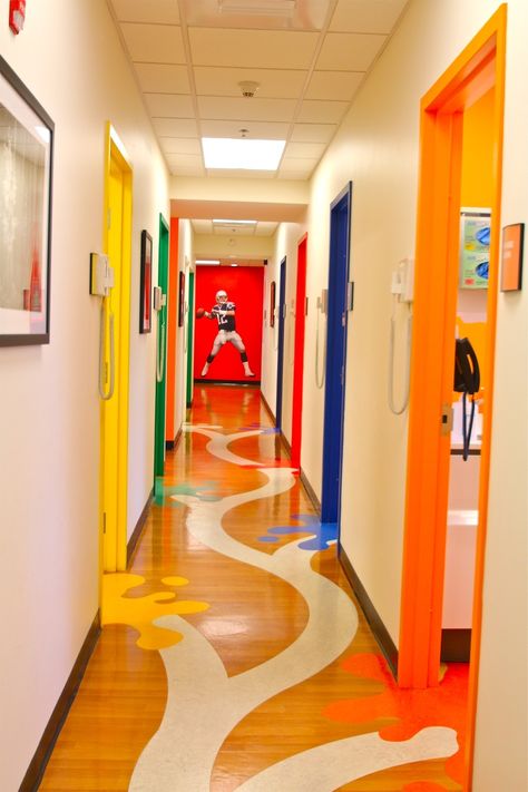 Pediatric Dental Office, Kindergarten Interior, Daycare Decor, Daycare Design, Cool Office Space, Kindergarten Design, Corporate Office Decor, Children Hospital, Hospital Interior