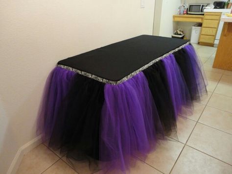 Festa Hotel Transylvania, Descendants Party Ideas Birthdays, Disney Villain Party, Maleficent Party, Tutu Table Skirt, Tutu Table, Villains Party, Nightmare Before Christmas Wedding, Xmas Wedding