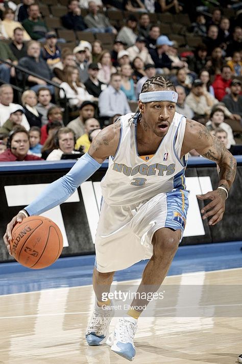 Iverson Crossover, Allen Iverson The Answer, Mike Bibby, Retro Pictures, Carmelo Anthony, Nba Legends, Allen Iverson, Basketball Legends, Nba Stars