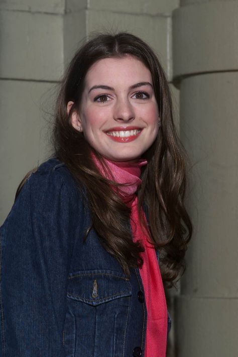 Anne Hathaway Makeup, 얼굴 그리기, 00s Fashion, 90s Girl, Image Film, Princess Diaries, Anne Hathaway, Girl Crushes, One Time