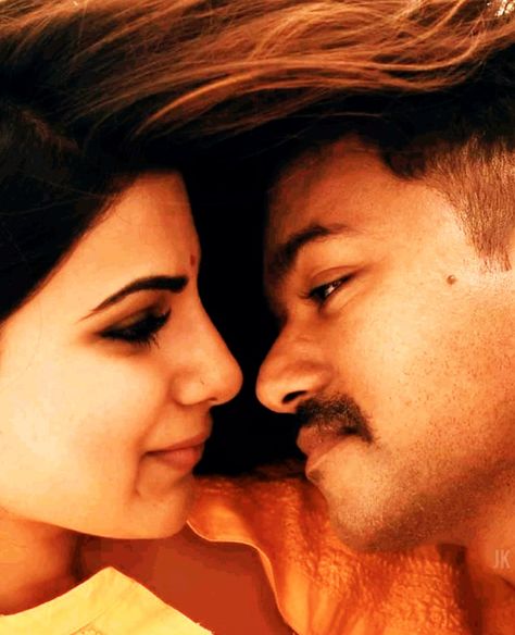 Theri Movie Images, Vijay And Samantha, Vijay Samantha, Famous Indian Actors, Husband And Wife Love, Cute Movie Scenes, Samantha Images, Romantic Couple Images, Samantha Pics