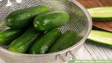 Sweet Gherkin Pickle Recipe, Gherkin Pickles, Salami Chips, Kosher Pickles, Pickle Recipes, Sliced Salami, Canning Vegetables, Pickle Recipe, Pickling Spice