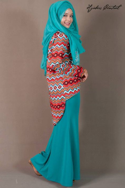 Coral And Teal, Turquoise Colour, Muslim Style, Hijab Collection, Hijab Outfits, Hijabi Style, Hijab Styles, Muslim Hijab, Loose Outfit