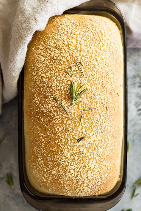 Rosemary Parmesan Bread - A simple yeast bread studded with fresh rosemary and topped with plenty of Parmesan! And it goes great with almost any meal!! Rosemary Loaf Bread, Parmesan Bread Recipes, Homemade Rosemary Bread, Simple Yeast Bread, Rosemary Parmesan Bread, Rosemary Olive Oil Bread, Rosemary Rolls, Squeaky Mixer, Equinox Celebration