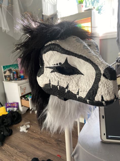 Dinomask Design Ideas, Dino Mask Inspiration, Dino Mask Design Ideas, Clown Dino Mask, Raptor Mask Ideas, Diy Fursuit, Dino Mask Fursuit, Ladybug Face Paint, Dinomask Ideas