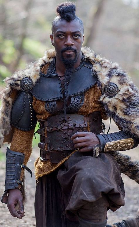 Armor Clothing, Medieval Armor, Medieval Clothing, Fantasy Costumes, Fantasy Armor, Atticus, Afro Art, High Fantasy, Fantasy Inspiration