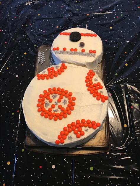 Bb8 Cake, Star Wars Dessert, Star Wars Party Food, Star Wars Themed Birthday Party, Star Wars Birthday Cake, Cake With Cream Cheese Icing, Star Wars Baby Shower, Star Wars Theme Party, Carrot Cake With Cream Cheese