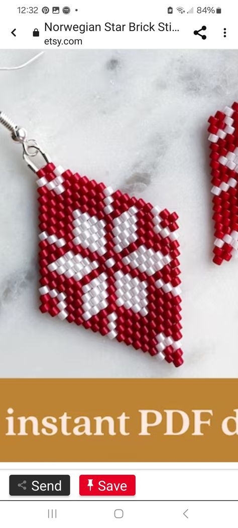 Christmas Brick Stitch Earrings, Brick Stitch Christmas Earrings, Christmas Brick Stitch, Brick Stitch Christmas, Beading Earring, Christmas Beading, Beads Tutorial, Diy Seed Bead Earrings, Beaded Charms