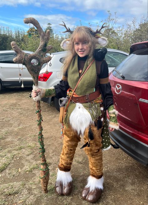 Animal Cosplay Costumes, Satyr Cosplay Diy, Satyr Ren Faire, Deer Ren Faire Outfit, Faun Costume Diy, Deer Ren Faire, Faun Ren Faire, Dnd Cosplay Diy, Satyr Makeup