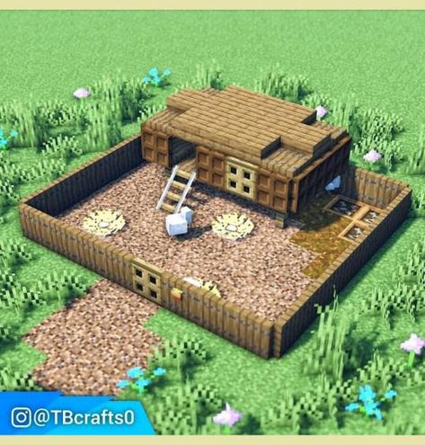 Small Minecraft Town Ideas, Diy Minecraft Village, Minecraft Small Builds Cute, Mesa Houses Minecraft, Minecraft Town Inspiration, Simple Villager House Minecraft, Cool Simple Minecraft Builds, Farm Ideas Minecraft Animals, Minecraft Farm Cottage