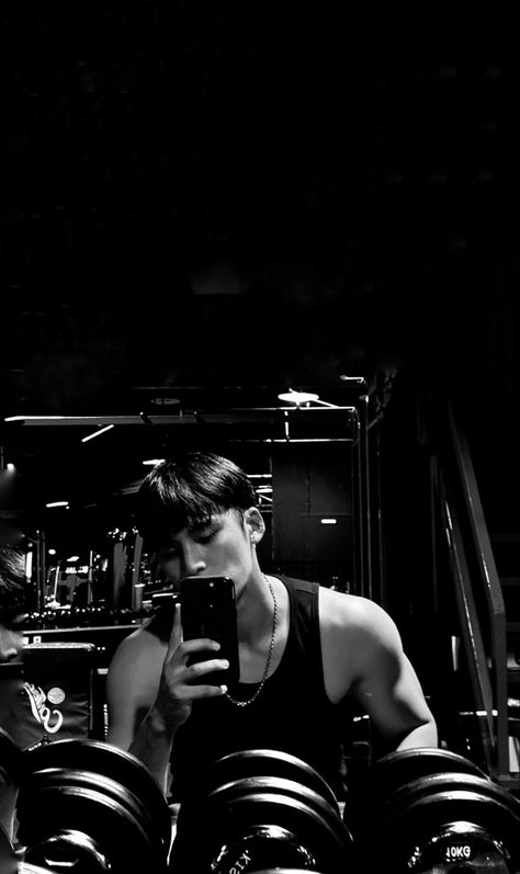 Seventeen Instagram, Kim Min Gyu, Kim Mingyu, Seventeen Magazine, Seventeen Debut, Mingyu Seventeen, Pledis 17, Kim Min, In The Gym