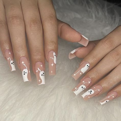 Ghost Nails Almond, Ghost Nail French Tip, Long Almond Halloween Nails, Halloween Ghost Nails, White Halloween Nails, Fall Acrylic Nails, Girly Acrylic Nails, Halloween Nail Designs, Acrylic Nails Coffin