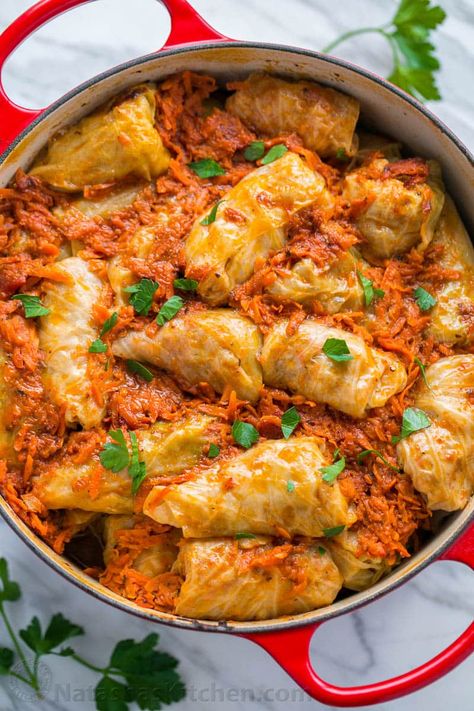 Our family loves these stuffed cabbage rolls. This step-by-step recipe makes it so easy! Absolutely delicious recipe for these cabbage rolls (golubtsi) Golubtsi Recipe, Recipes Diner, Traditional Russian Food, Stuffed Cabbage Rolls, Georgian Food, European Dishes, Eastern European Recipes, Cabbage Rolls Recipe, Stuffed Cabbage