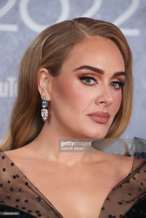 Adele Hair Color, Adele Hairstyles, Adele Nails, Adele Face, Adele Makeup, Adele Hair, 2022 Red Carpet, Adele Adkins, Honey Blonde Hair Color