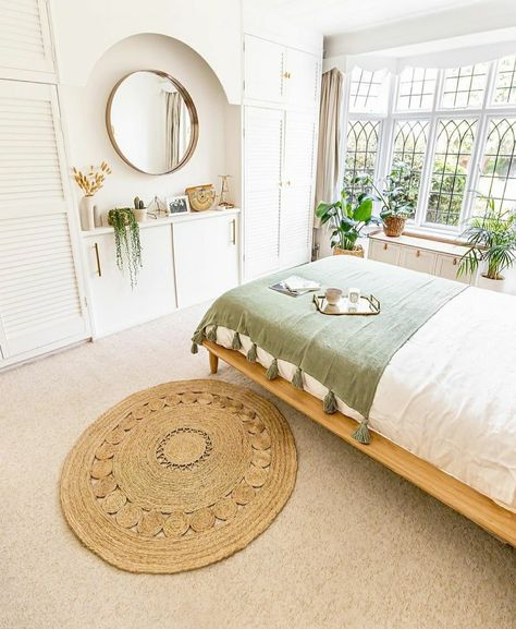 Sage Green Boho Room, Green Boho Room, Boho Sage Green Bedroom, Sage Green Bedroom Decor, Green Bedroom Decor Ideas, Sage Bedroom, Green Room Decor, Bold Bedroom, Green Bedroom Decor