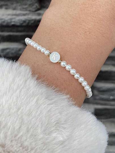 Pearl Letters, Bracelet Initial, Bracelet Couple, Letter Bracelet, Bracelet Women, Initial Bracelet, Gift Product, Personalized Bracelets, Pearl Types