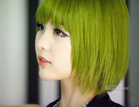 Green Sweaters, Usa Girls, Funky Hairstyles, Green Hair, Four Leaf Clover, Korean Beauty, Hair Designs, Pop Fashion, Cut And Style