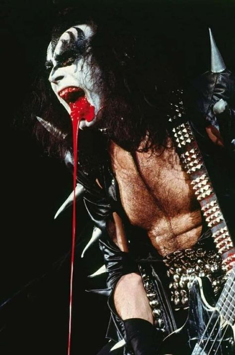 Kiss Army, Hot Band, Gene Simmons, Kiss Band, Music Stuff, Beauty Secrets, Kiss, Beauty