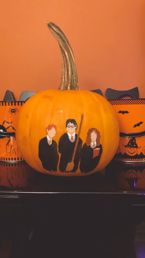 Harry Potter Pumpkins Painting, Painted Pumpkins Harry Potter, Hogwarts Pumpkin Painting, Harry Potter Pumpkin Painting Ideas, Pumpkin Painting Harry Potter, Pumpkin Painting Ideas Harry Potter, Harry Potter Painted Pumpkin, Harry Potter Pumpkin Painting, Painting Harry Potter