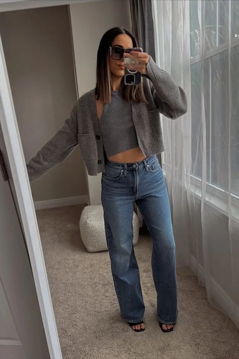 18 Stylish Cropped Cardigan Outfits You'll Want to Try This Season Black Crop Cardigan Outfit, Short Grey Cardigan Outfit, Black Cropped Cardigan Outfit, Button Down Cardigan Outfit, White Tulle Midi Skirt, Cropped Cardigan Outfit, Crop Cardigan Outfit, Outfits With Grey Cardigan, Baggy Cardigan