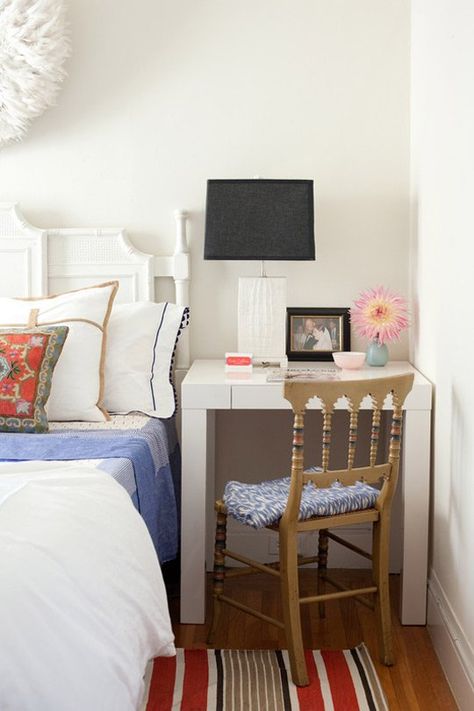 The Bedside Office:  Desks Doing Double Duty as Nightstands Small Bedroom Desk, Bedroom Chairs, Bedroom Hacks, Small Bedroom Decor, Tiny Bedroom, Adirondack Chairs, Remodel Bedroom, Small Space Living, Design Case