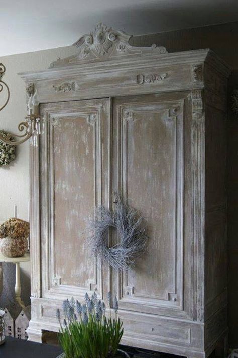 French Armoire, Country Kitchens, French Country Bedrooms, Style Cottage, Distressed Furniture, French Country Cottage, French Country House, Country House Decor, French Country Style