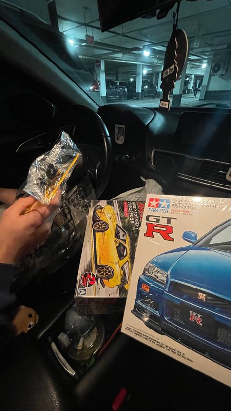 Aoshima Initial D 1/24 Keisuke Takahashi FD3S RX-7 Project D Ver. Tamiya 24210 Nissan Skyline GT-R R34 1/24 scale kit Keisuke Takahashi, Project D, Nissan Skyline Gt R, Nissan Gtr Skyline, Initial D, Skyline Gt, Rx 7, Gt R, Car Posters