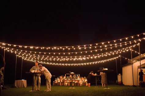 Backyard Lights Wedding, Backyard Festoon Lights, Outdoor Backyard Party Lights, Light Bulb Wedding Decor, Fairy Lights Party Decoration Outdoor, Bistro Lighting Wedding, Hanging Lights At Wedding, Backyard Party Setup Night Lights, Outdoor Reception Lighting