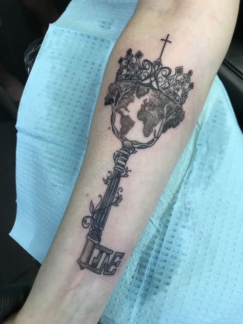 Here is my new tattoo! It is a key with a crown and a globe. I came up with the original design and had an amazing artist in Castle Rock put it all together and she did a phenomenal job! (Go to Castle Rock Tattoos and laser Removal & ask for Jana!) It also spells out “Love” in the key! Keys Tattoo, Twin Crowns, Rock Tattoos, Rock Tattoo, Key Tattoo, Laser Removal, Zodiac Tattoos, A Globe, New Tattoo