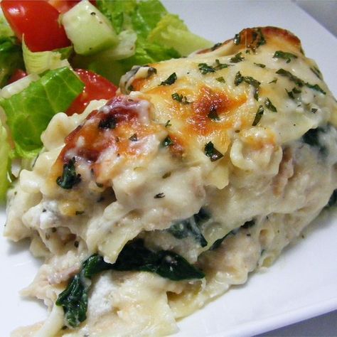 White Cheese Chicken Lasagna | "A chicken and spinach lasagna with a creamy white cheese sauce. Great for any kind of pot luck." Chicken Lasagna Recipe, Ricotta Stuffed Chicken, Spinach Artichoke Chicken, Chicken Lasagna, Artichoke Chicken, Avocado Dressing, Spinach Lasagna, Cheese Chicken, White Cheese