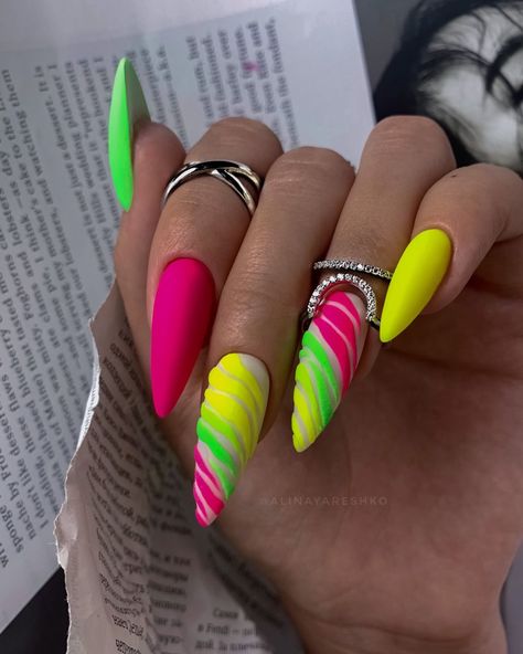 Neon Nails Designs Summer 2024, Luv Nails, Neon Nail Designs, Art Deco Nails, Trendy Nail Art Designs, Ombre Nail Designs, Nails Only, Nagel Inspo, Neon Nails