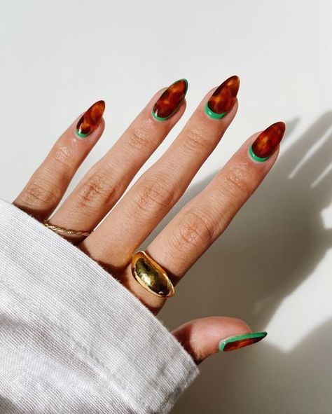 90s Gel Nails, Trendy Nails Ideas French Tip, Neon And Tortoise Shell Nails, Abstract French Tip Nails Short, Tortoise Shell Nails With Green, Tortoise Shell Nails Almond, Tortoise Shell Nails With Neon, Neon Tortoise Shell Nails, Tortishell Nails Design How To