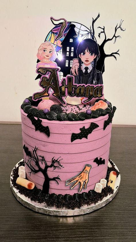 Wednesday Addams Cakes Ideas, Wednesday Addams Birthday Cake Ideas, Wensday Birthday Cake, Wednesday Addams Cakes, Pastel Merlina Addams, Wednesday Adams Cake Ideas, Wensday Cake Ideas, Wednesday Addams Birthday Party Cake, Tort Wednesday