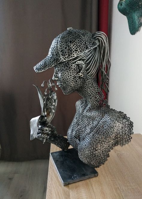 Metal Sculpture Wall Art, Art Fer, Recycled Metal Art, Wire Art Sculpture, Art Projects Ideas, Mannequin Art, Sculpture Wall, Welding Art Projects, Soyut Sanat Tabloları