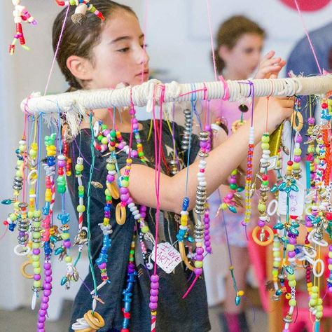 Meri Cherry - Meri Cherry | Fun365 Reggio Hanging Decor, Reggio Emilia Hanging Art, Bedroom Crafts, Summer Camp Crafts, Sensory Art, Kids Crafting, Crafts Workshop, Creative Workshop, Art Activities For Kids