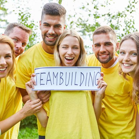 5 Minute Team Building Games | LittleHaloJ Quick Team Building Activities, Funny Party Games, Team Builders, Team Building Games, Staff Motivation, Building Activities, Building Games, Team Building Activities, Team Building