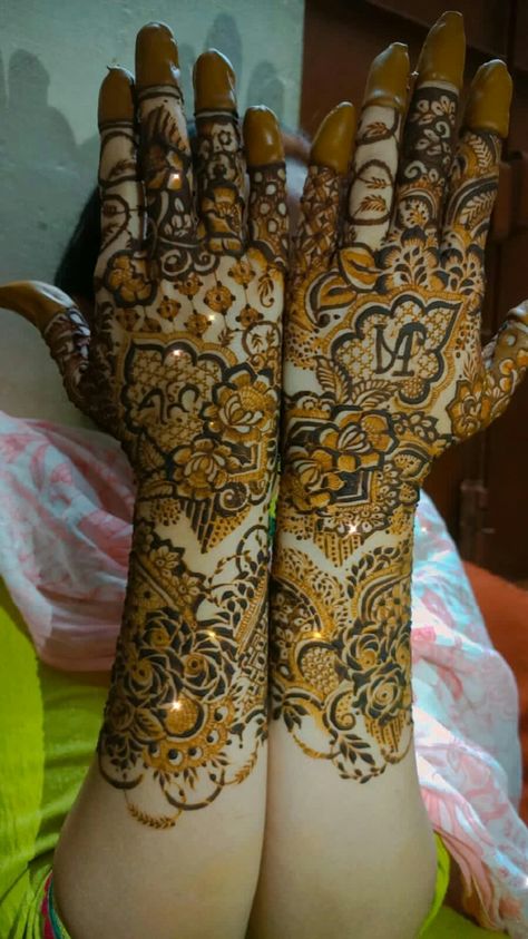 New Fancy Mehndi Designs, Mehndi Designs Full Hand Back, Pakistani Mehndi Designs Unique, Mehndi Stain, Hand Mahendi, Cousins Funny, Latest Mehndi Designs Wedding, Finger Mehendi Designs, Pakistani Mehndi Designs