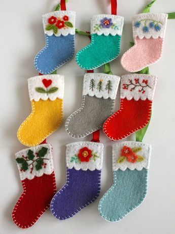 Christmas Decor Easy, Christmas Stocking Ideas, Kids Christmas Stocking, Diy Felt Christmas Ornaments, Stocking Ideas, Felt Christmas Stockings, Mini Stockings, Felt Owls, Felt Crafts Christmas