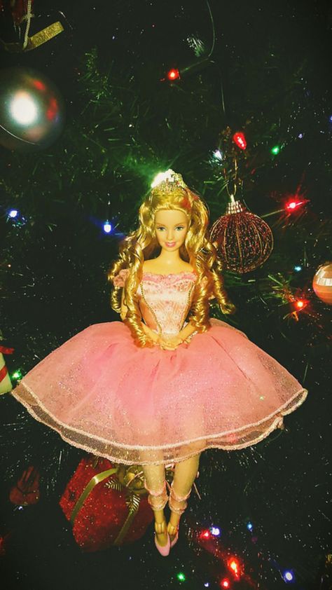 Barbie Cascanueces Christmas  movie Childhood Things, Christmas Movie, Costume Ideas, Sleeping Beauty, Aurora Sleeping Beauty, Marvel, Disney Princess, Dolls, Disney Characters