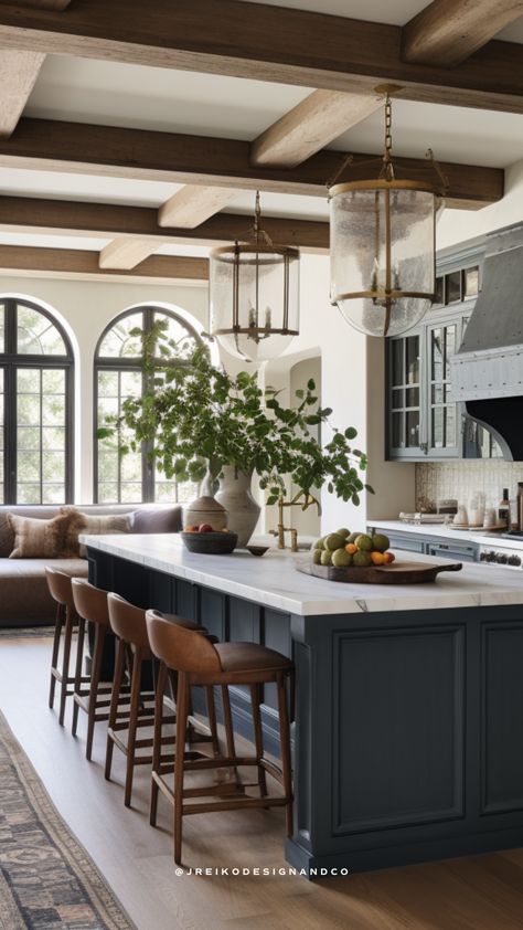 Ellen Fleck Interiors, L Shaped Kitchen Island, Kitchen Island Colors, Kitchen European, Kitchen Timeless, Island Colors, Old World Kitchens, European Kitchen, Black And White Kitchen