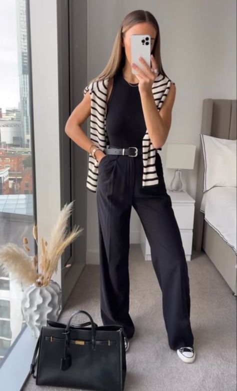 Tech Company Outfit Women, Lululemon City Sleek Pant Outfit, Sporty Work Outfits For Women, Bussines Casual Woman, Conference Outfit, Smart Casual Women Outfits, Smart Casual Work Outfit, Work Fits, Easy Chic