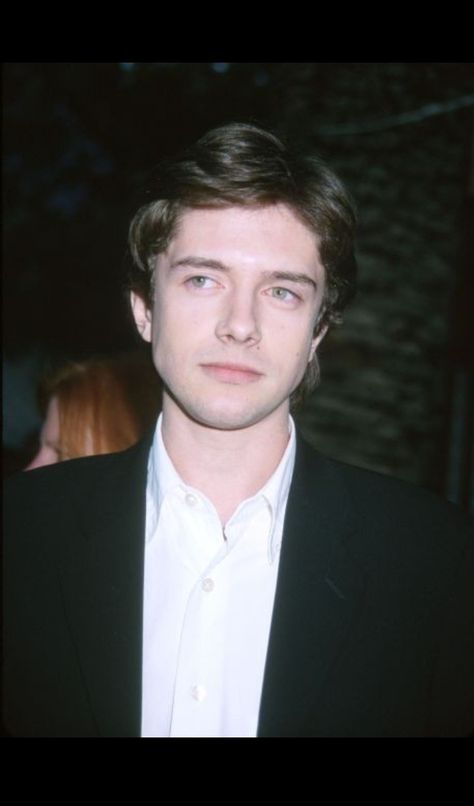 Topher Grace 90s, Asian 90s, Topher Grace, Eric Forman, 90s Actors, That 70s Show, Pretty Ppl, Celeb Crushes, Could Play