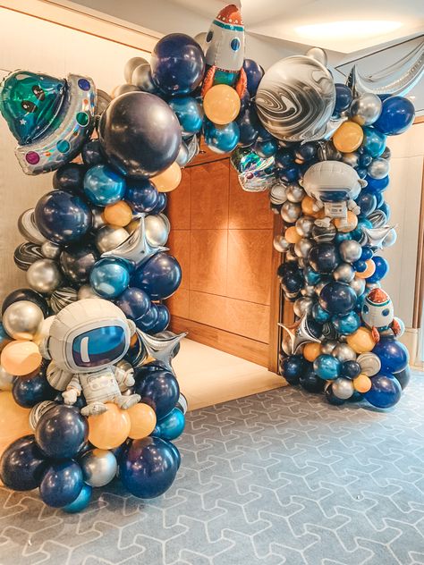 Space Party Color Palette, Universe Party Decorations, Birthday Party Astronaut, Space Theme Balloon Decor, Outer Space Decorations Party Ideas, Out If This World Theme, Universe Birthday Theme, Astronaut Party Decoration, Out Of This World Theme Party