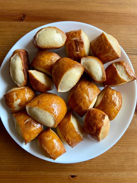 Sourdough Pretzels From Starter, Sourdough Discard Pretzel Bites, Starting Sourdough, Sourdough Pretzel Bites, Sourdough Pretzel Recipe, Same Day Sourdough, Sourdough Pretzel, Starter Bread, Pretzel Bites Recipe