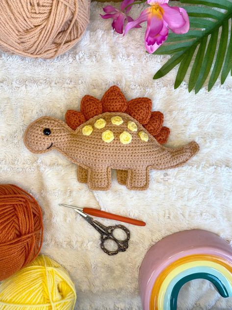 Crochet Dinosaur Patterns, Dinosaur Ornament, Crochet Ornament Patterns, Foundation Single Crochet, Crochet Dinosaur, Kawaii Crochet, Crochet Ornaments, Dinosaur Pattern, Yarn Tail